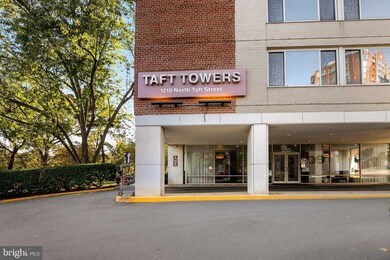 Taft Towers unit 203, Arlington, VA 22201 - photo 3