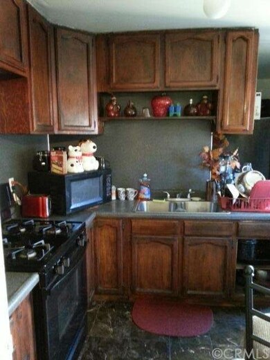 1816 N Grape Ave, Compton, CA 90222 - photo 6