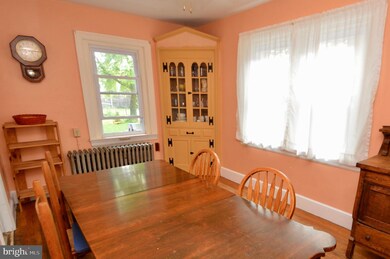 527 W 2nd St, Lansdale, PA 19446 - photo 6