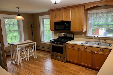 71 Campbell Rd, Center Rutland, VT 05736 - photo 5