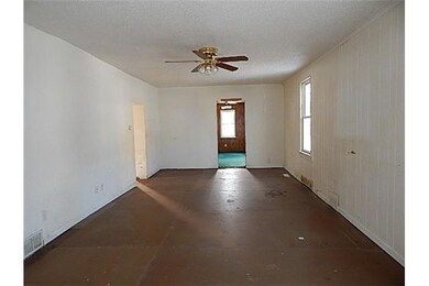 2215 E Walnut St, Des Moines, IA 50317 - photo 4