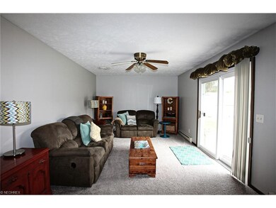 609 Hollywood Ave, Sheffield Lake, OH 44054 - photo 3