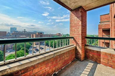 unlisted-address, Evanston, IL 60201 - photo 6