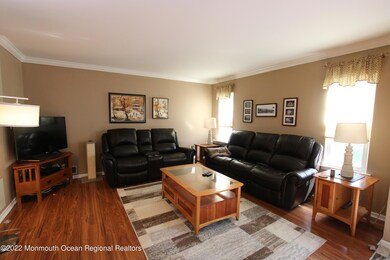 6 S Pointe Circle, Tinton Falls- Living