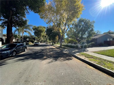 21316 Celes St, Woodland Hills, CA 91364 - photo 2