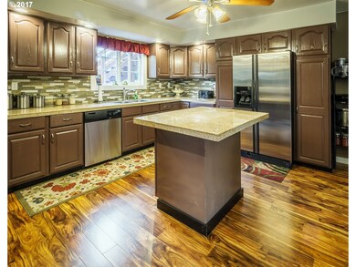 776 V St, Springfield, OR 97477 - photo 4