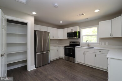 1212 Pine Ridge Dr, Front Royal, VA 22630 - photo 7