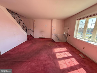 12706 Hollins Rd, Philadelphia, PA 19154 - photo 5