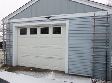 2939 Strong St, Highland, IN 46322 - photo 4