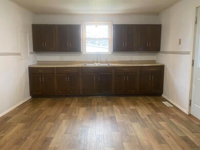 911 W Race St, Portland, IN 47371 - photo 7