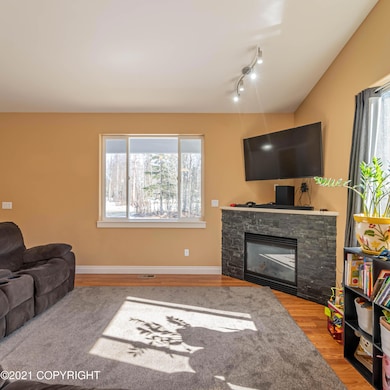 710 E MOUNTAIN ASH LP-4