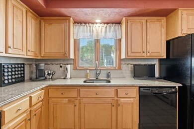 40 Grand View Ave, Revere, MA 02151 - photo 6