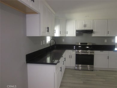 332 N Lyon Ave unit 111, Hemet, CA 92543 - photo 7