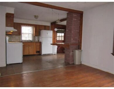 32 Indian Lake Pkwy, Worcester, MA 01605 - photo 2