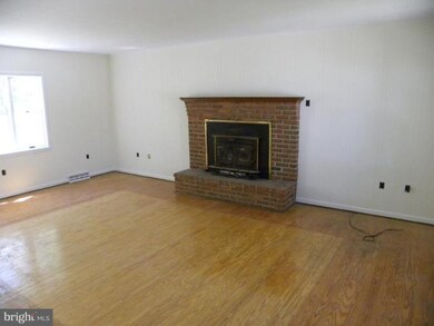 1228 Lossing Ave, Colonial Beach, VA 22443 - photo 3