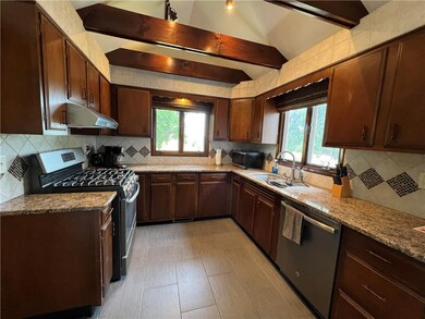 299 E Moorestown Rd, Wind Gap, PA 18091 - photo 7