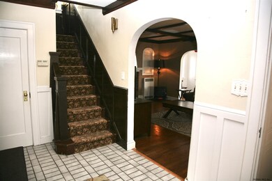 336 Marshland Ct, Troy, NY 12180 - photo 2