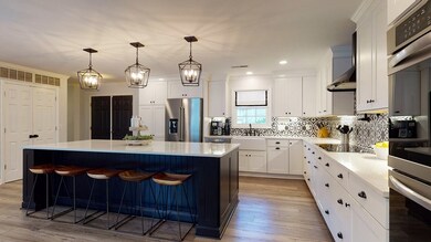 Kitchen & Island