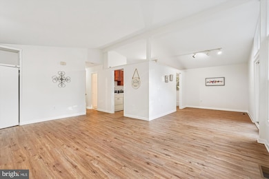 10701 Shelley Ct, Garrett Park, MD 20896 - photo 3