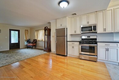 (7) Kitchen