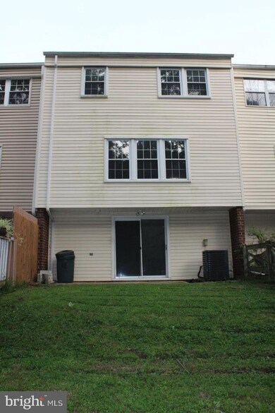 14 Pine Cone Ct, Nottingham, MD 21236 - photo 2