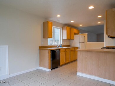 437 SE Neptune Ave, Lincoln City, OR 97367 - photo 5