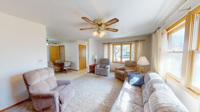 2250 Margaretha Ave, Albert Lea, MN 56007 - photo 2