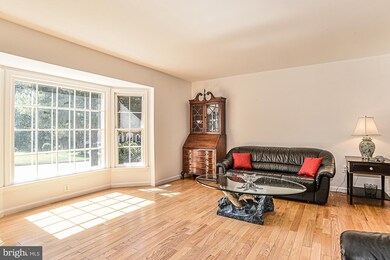 9106 Scott St, Springfield, VA 22153 - photo 3