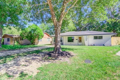 1109 Dover Cir, Alvin, TX 77511 - photo 4