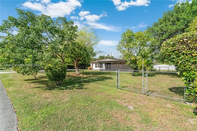 10621 SW 111th St unit n/a, Miami, FL 33176 - photo 3