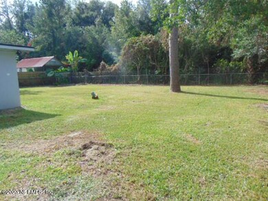 1650 Hazelhurst Dr, Jacksonville, FL 32216 - photo 4