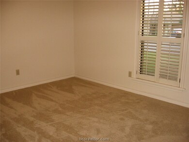 1719 Laura Ln unit CS, College Station, TX 77840 - photo 2