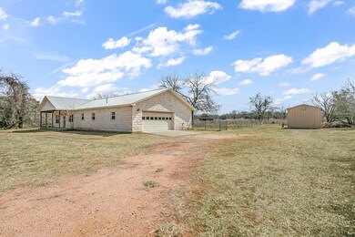 925 S Bowie St, Fredericksburg, TX 78624 - photo 3