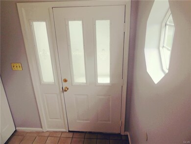 nice and bright entranceway