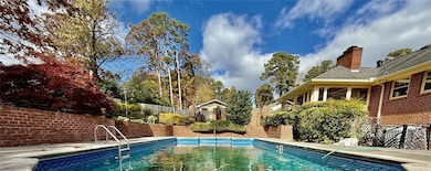 4760 Cherrywood Ln NE, Atlanta, GA 30342 - photo 2