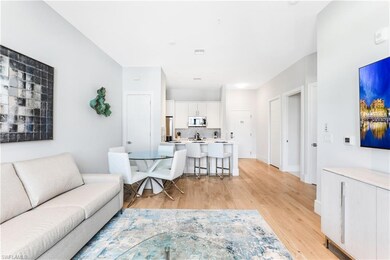 Legno Bastone hardwood floors throughout, and tile