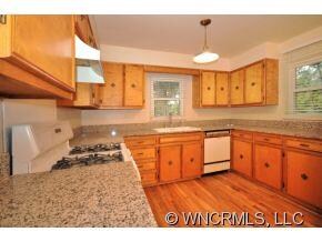 Granite Counters, Gas Range