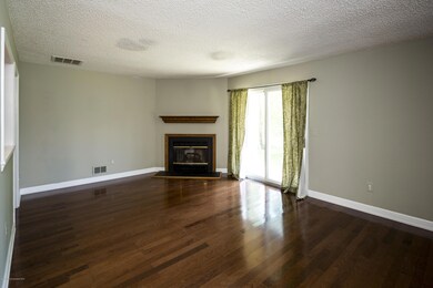 05_Living Room