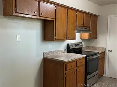 1504 N Indian Ln, Okmulgee, OK 74447 - photo 7