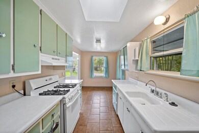 1271 Mistletoe Ln, Redding, CA 96002 - photo 7