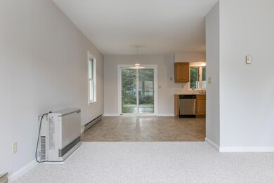 102 Berkshire Rd Portland ME-large-006-0