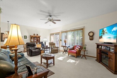 2912 W 4th St, Cedar Falls, IA 50613 - photo 4