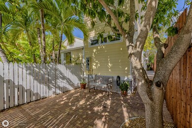 Walkway to back units