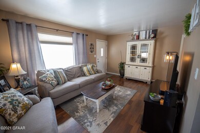 1002 S 19th St, Grand Forks, ND 58201 - photo 4