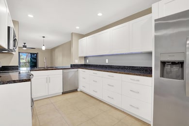 100 Pelican Pointe Dr unit 2020, Delray Beach, FL 33483 - photo 2