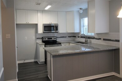 1103 Wilson Dr, Rosenberg, TX 77471 - photo 3