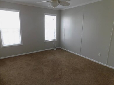 38217 Woodside Ln, Zephyrhills, FL 33542 - photo 6