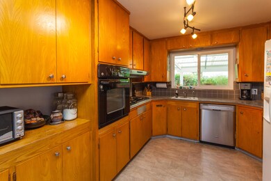 6303GlenWay-MLS-8