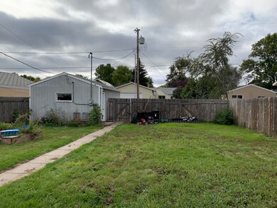 Back yard<|>Public<|>