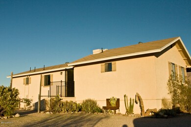 EXTERIOR 1